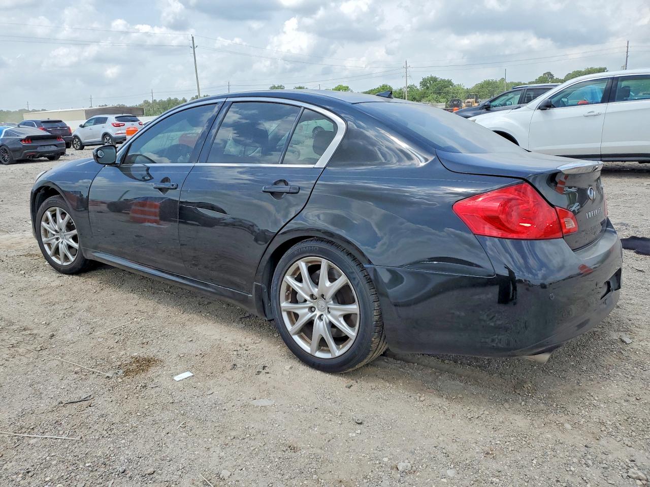 INFINITI G37 Journey