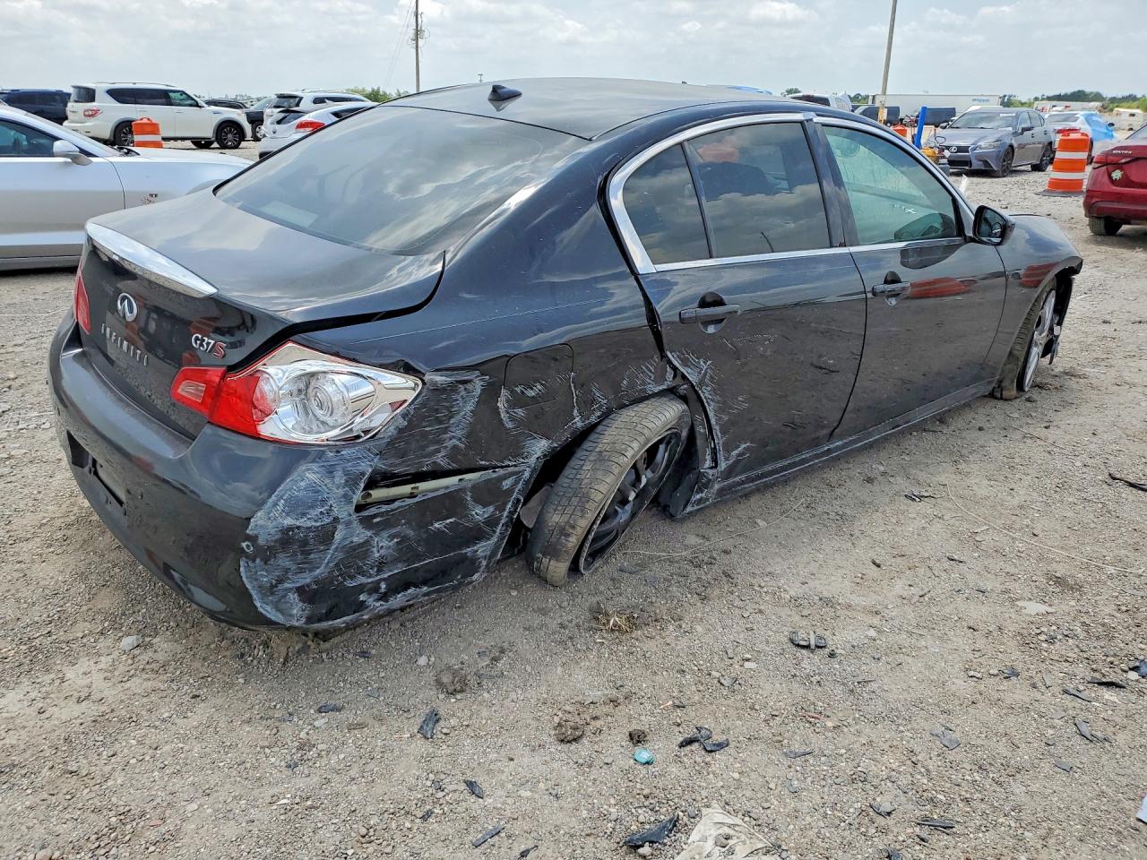 INFINITI G37 Journey