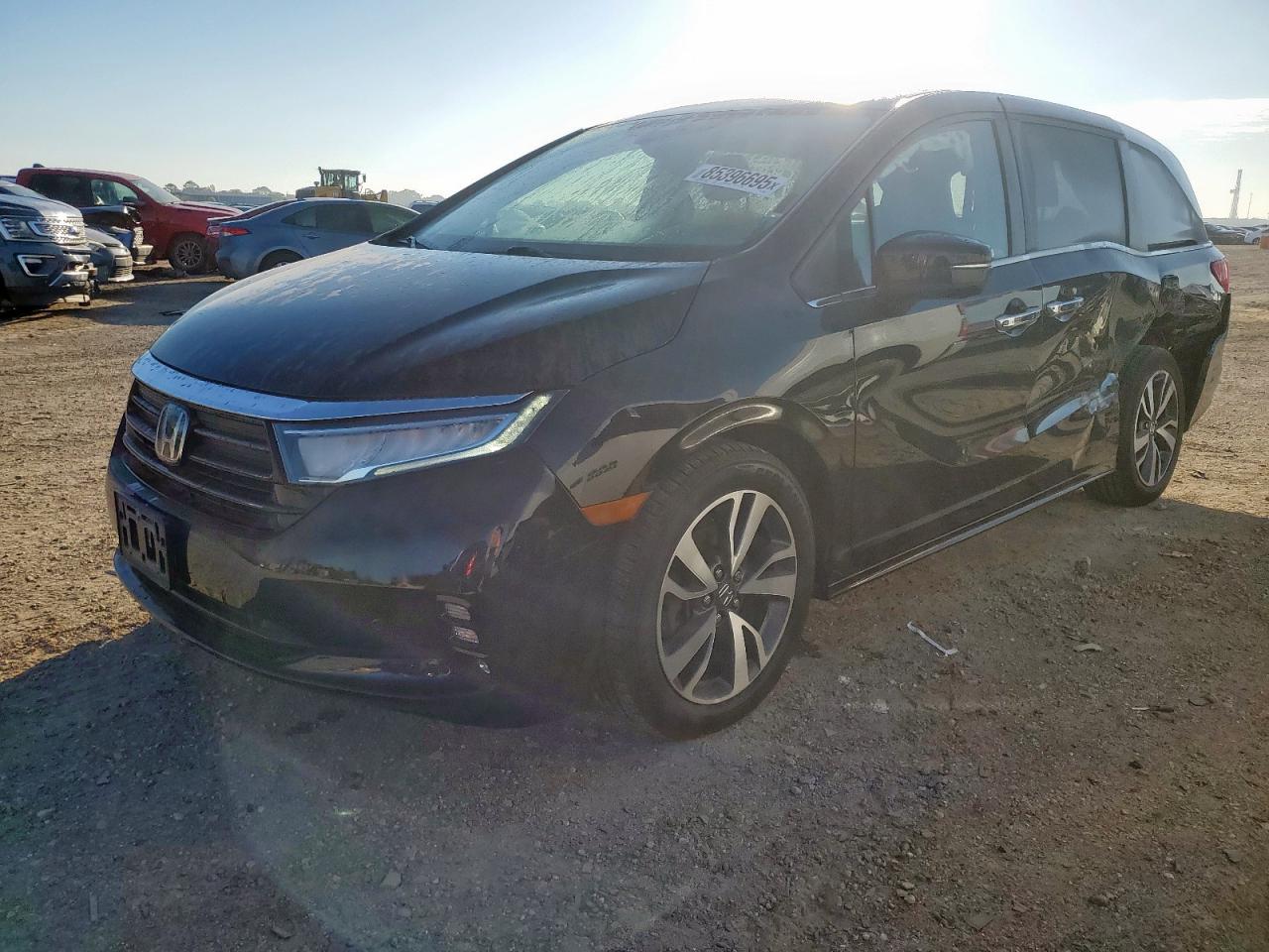 Salvage Honda Odyssey Image