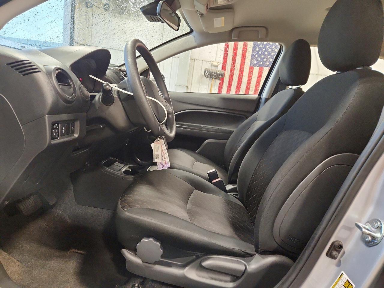 Mitsubishi Mirage Es