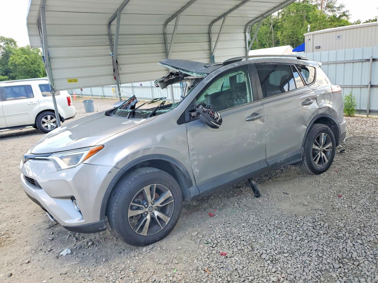 Salvage Toyota RAV4 Image