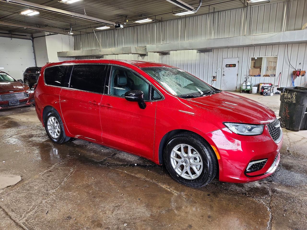 Chrysler Pacifica Select