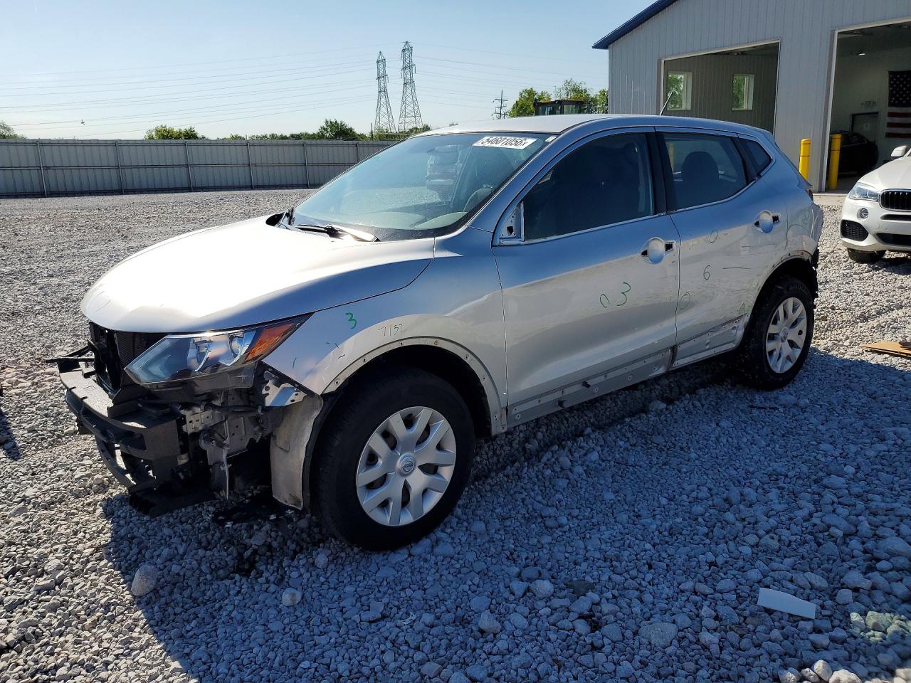 Salvage Nissan Rogue Image