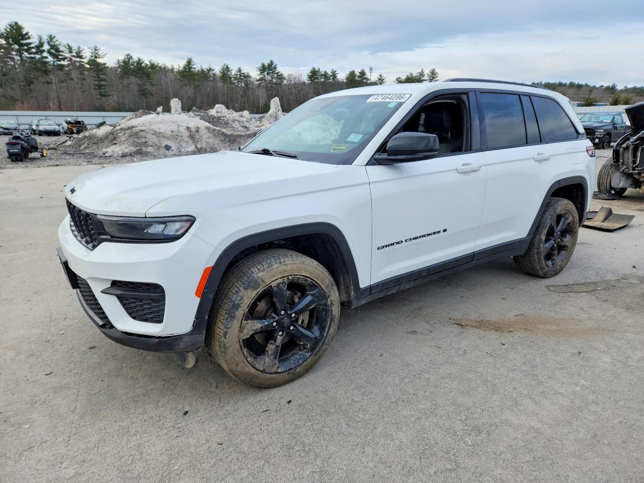 Salvage Jeep Grand Cherokee Image