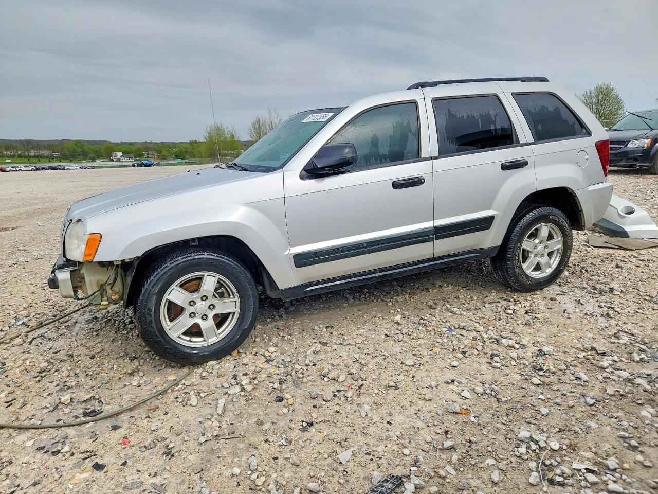 Salvage Jeep Cherokee Image