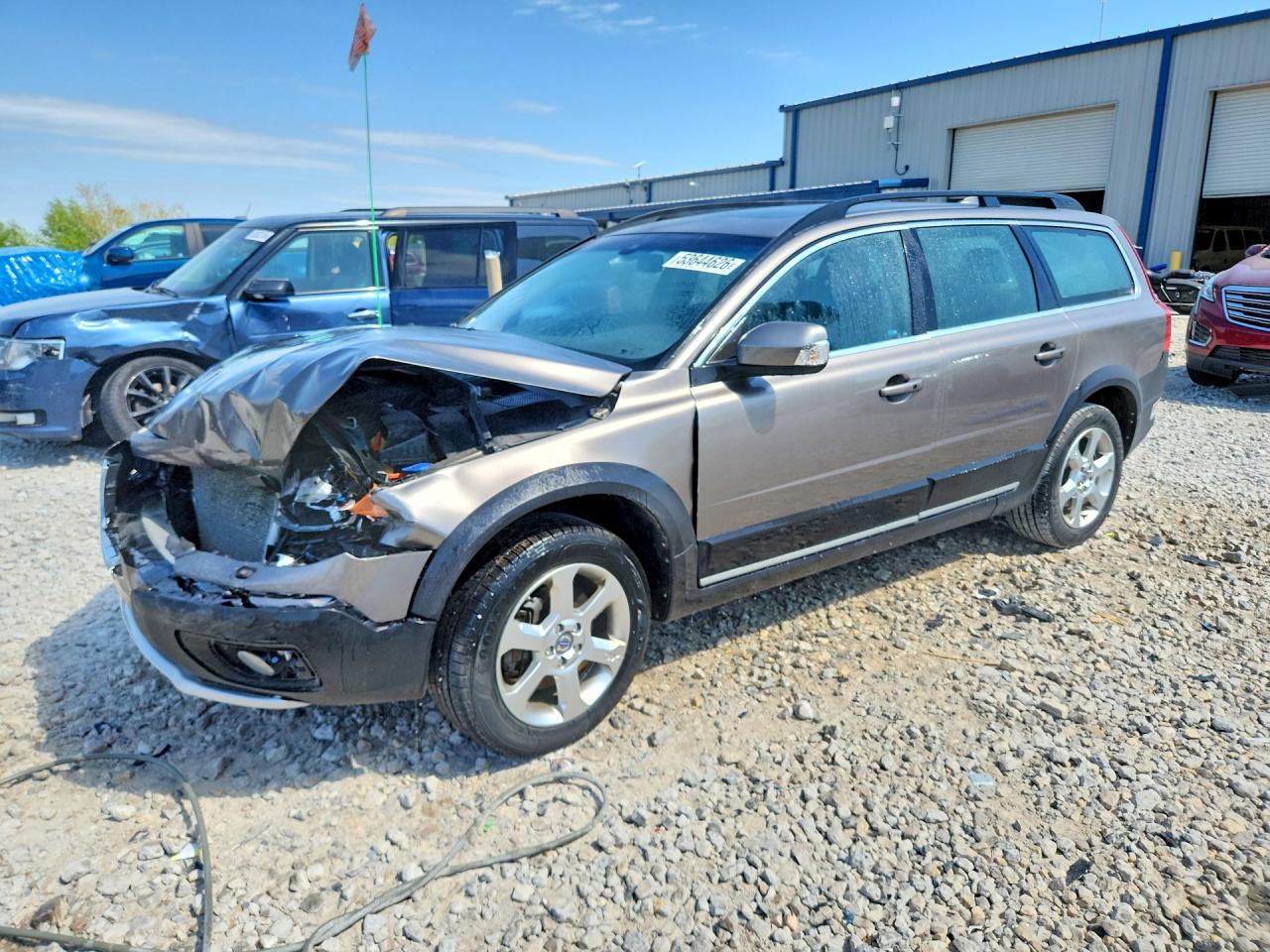 Salvage Volvo XC70 Image
