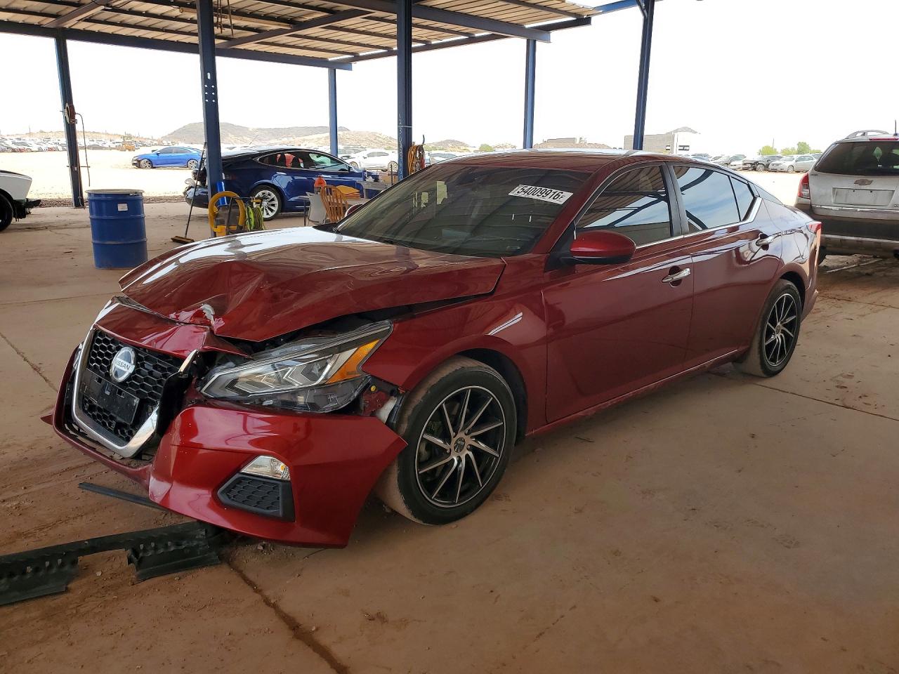 Salvage Nissan Altima Image