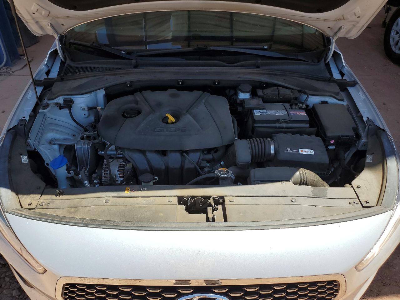 Hyundai ELANTRA Base