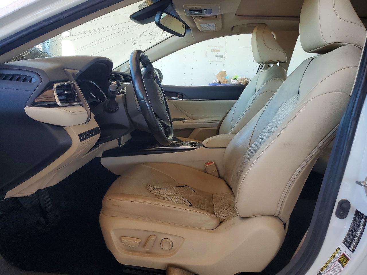 Toyota Camry Xle V6