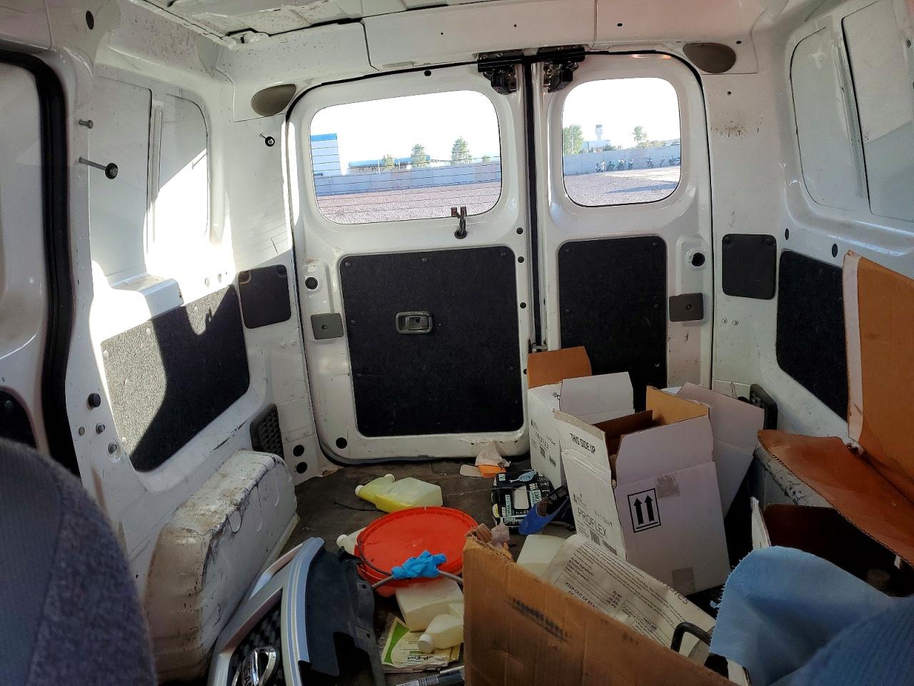 Nissan Nv