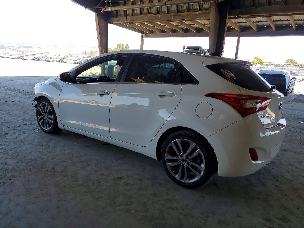 Hyundai ELANTRA Base