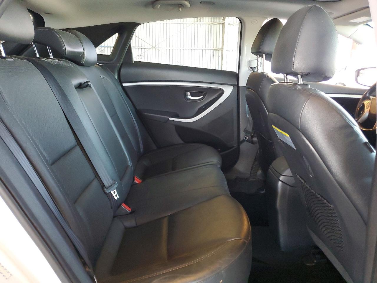 Hyundai ELANTRA Base