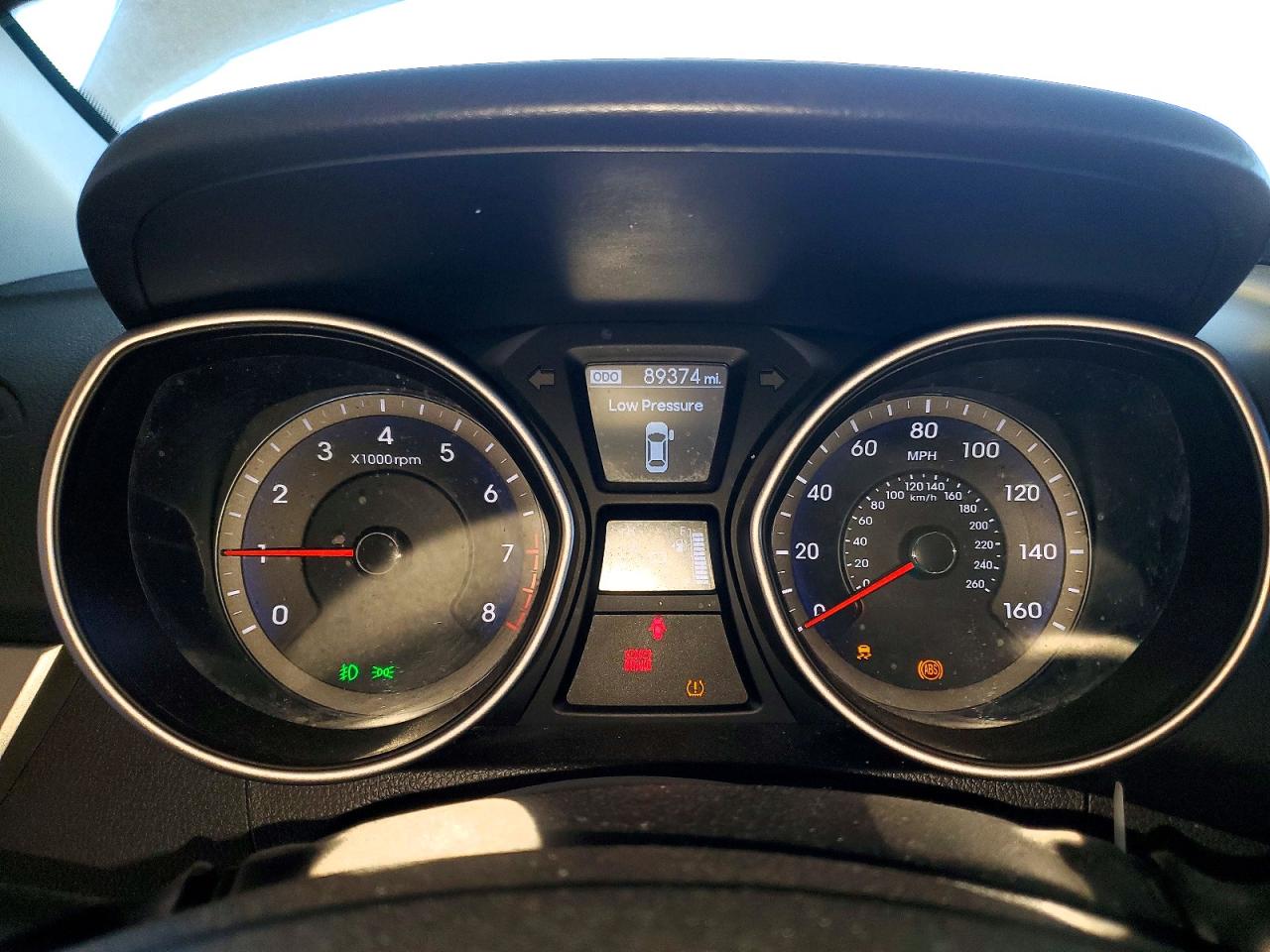 Hyundai ELANTRA Base