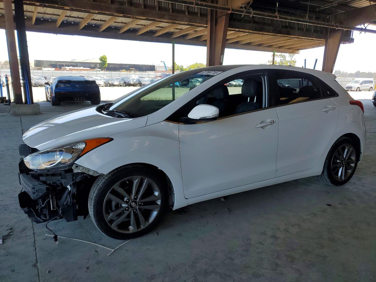 Salvage Hyundai ELANTRA Image