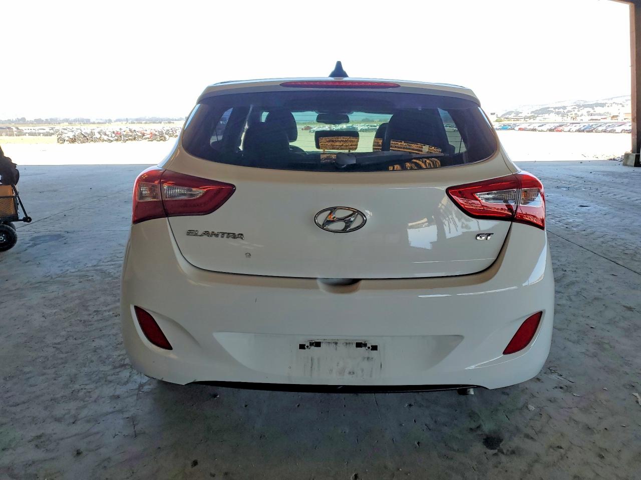 Hyundai ELANTRA Base