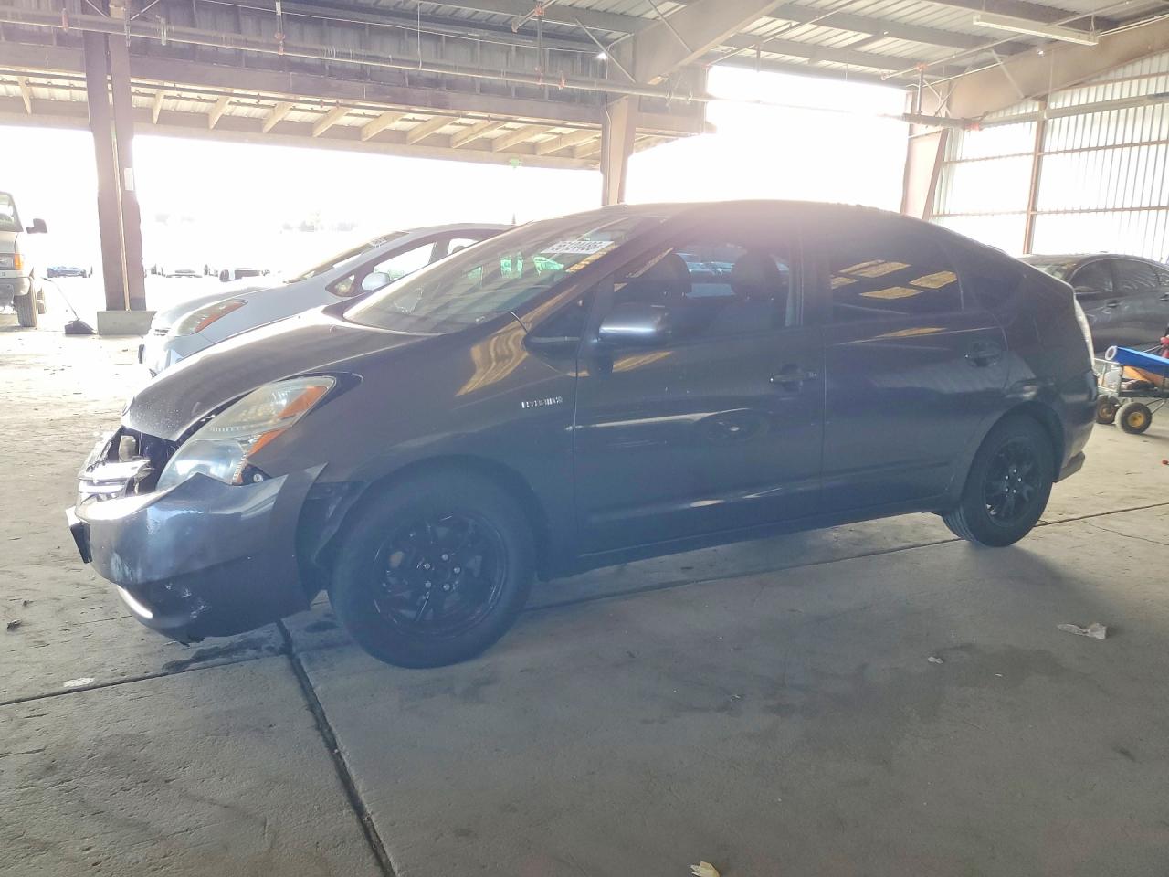 Salvage Toyota Prius Image