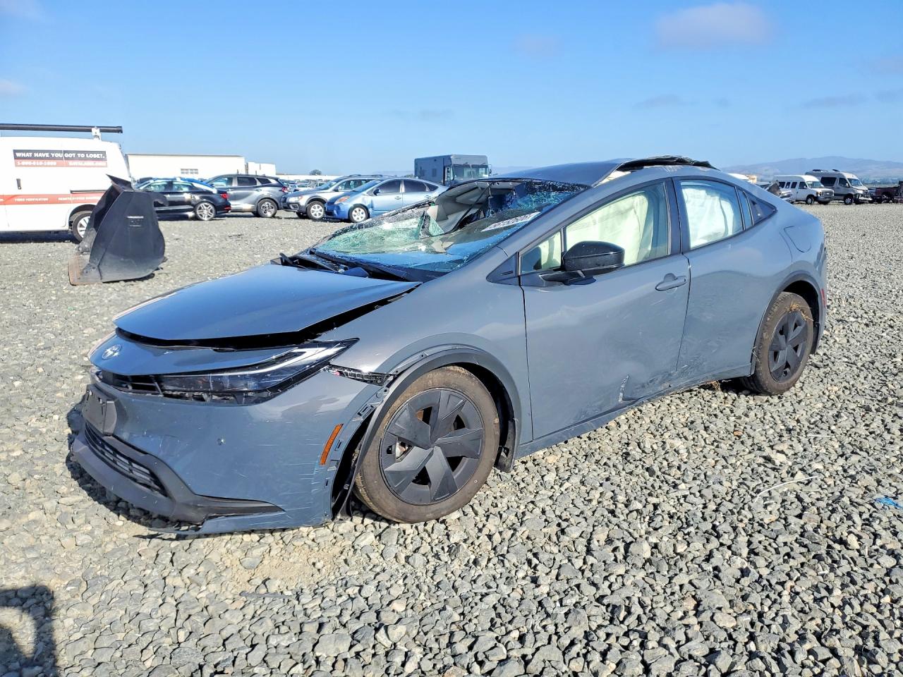 Salvage Toyota Prius Image