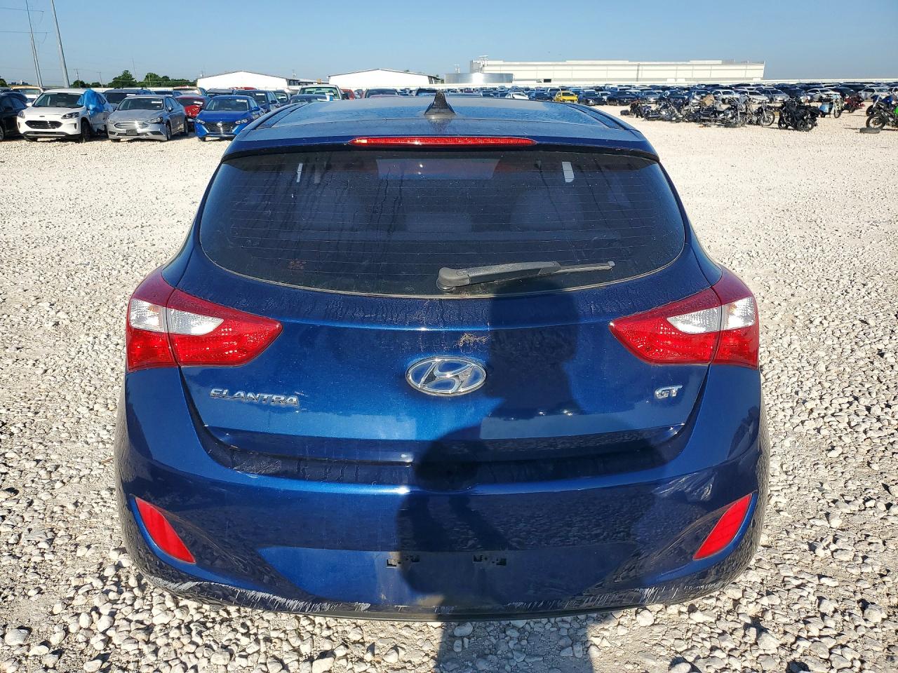 Hyundai ELANTRA Base