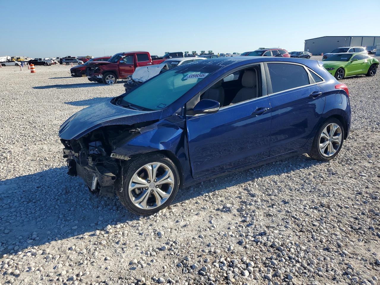 Salvage Hyundai ELANTRA Image