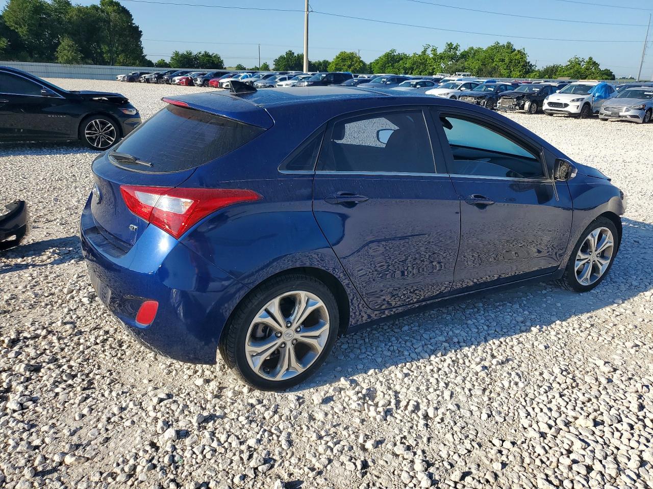 Hyundai ELANTRA Base