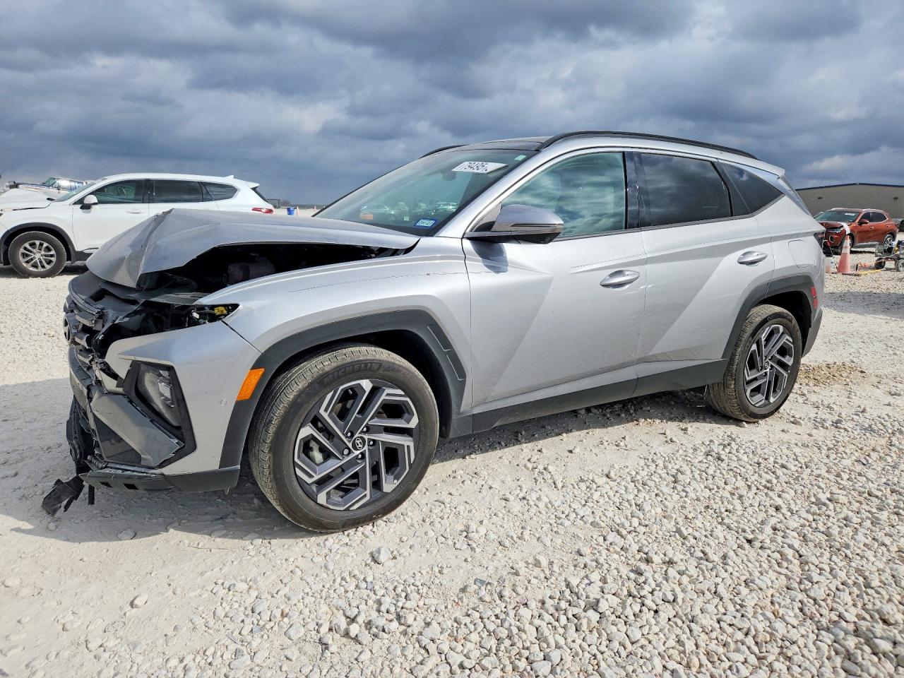 Salvage Hyundai TUCSON Image