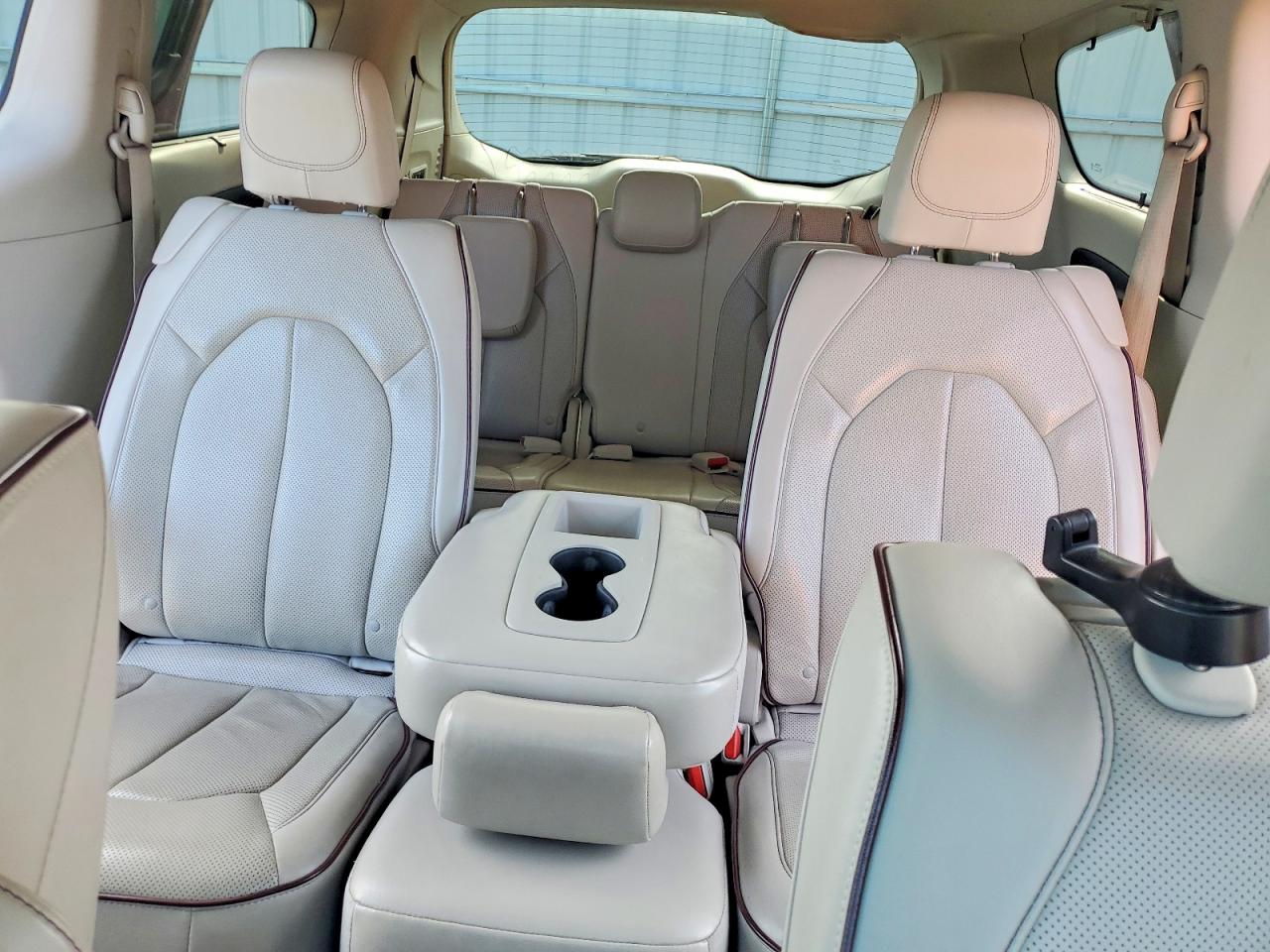 Chrysler Pacifica Limited