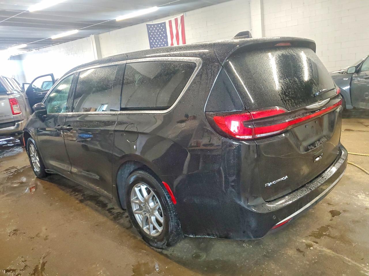 Chrysler Pacifica Select