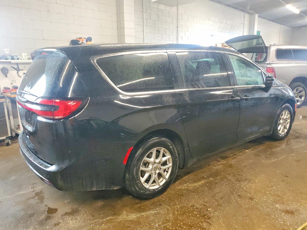 Chrysler Pacifica Select