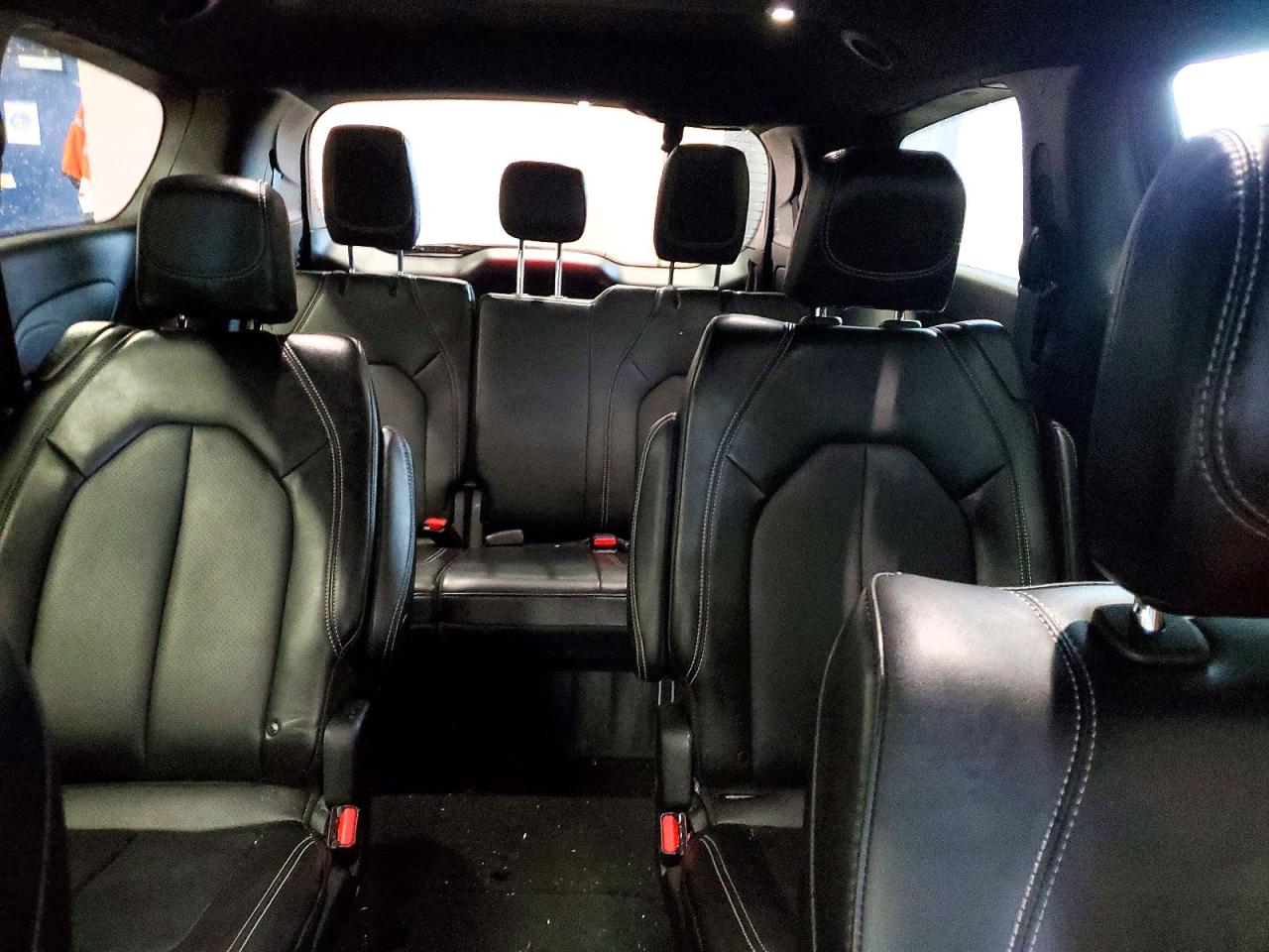 Chrysler Pacifica Select