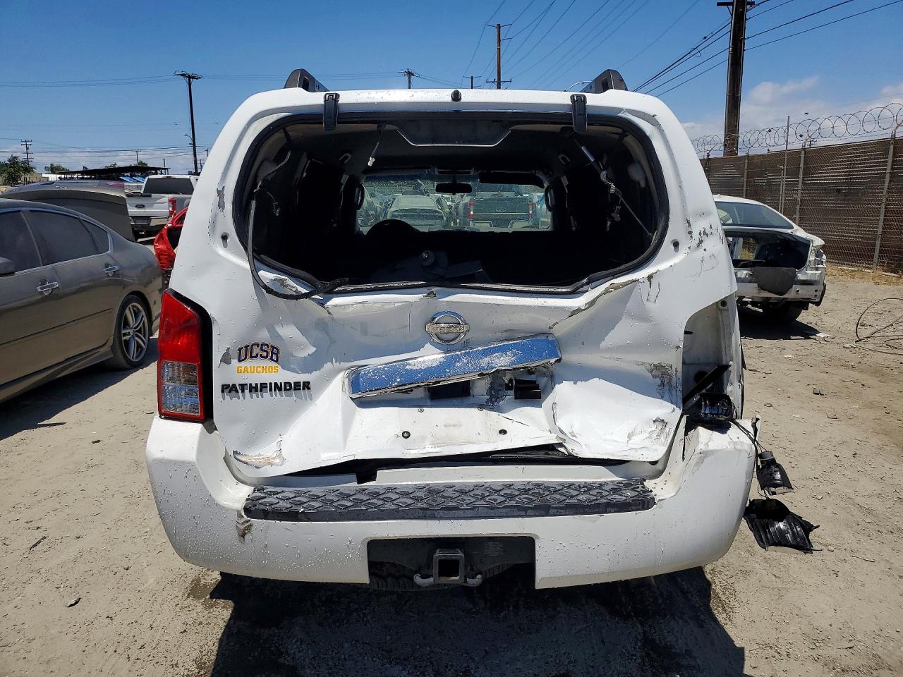 Nissan Pathfinder S