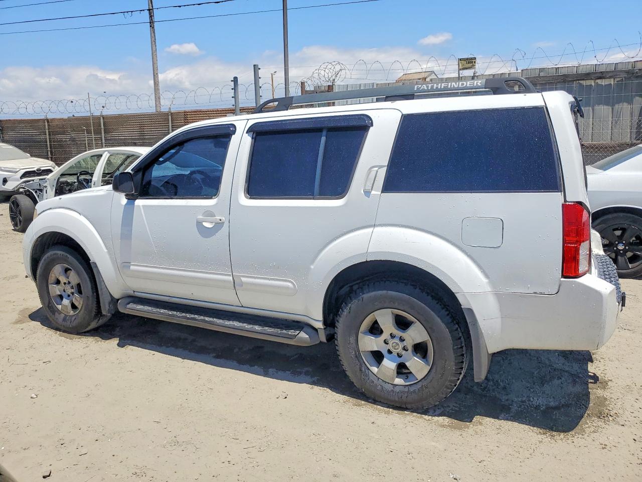 Nissan Pathfinder S