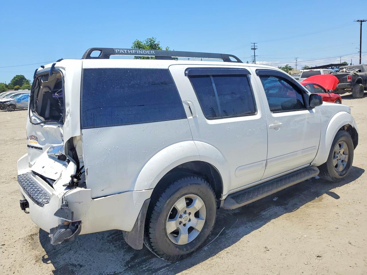 Nissan Pathfinder S