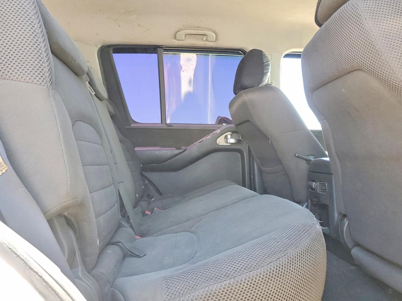 Nissan Pathfinder S