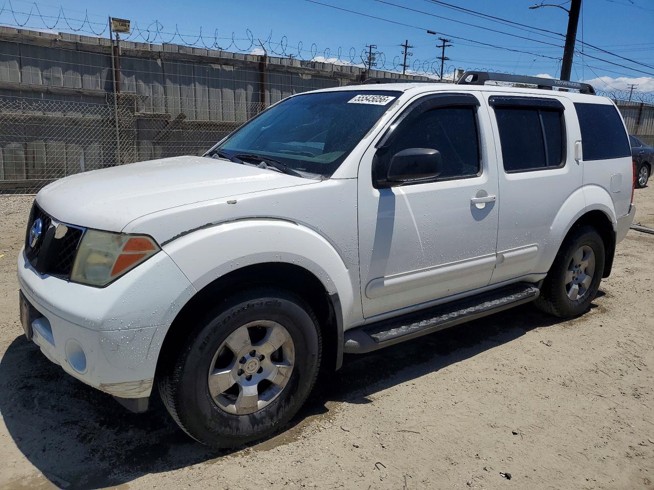 Salvage Nissan Pathfinder Image