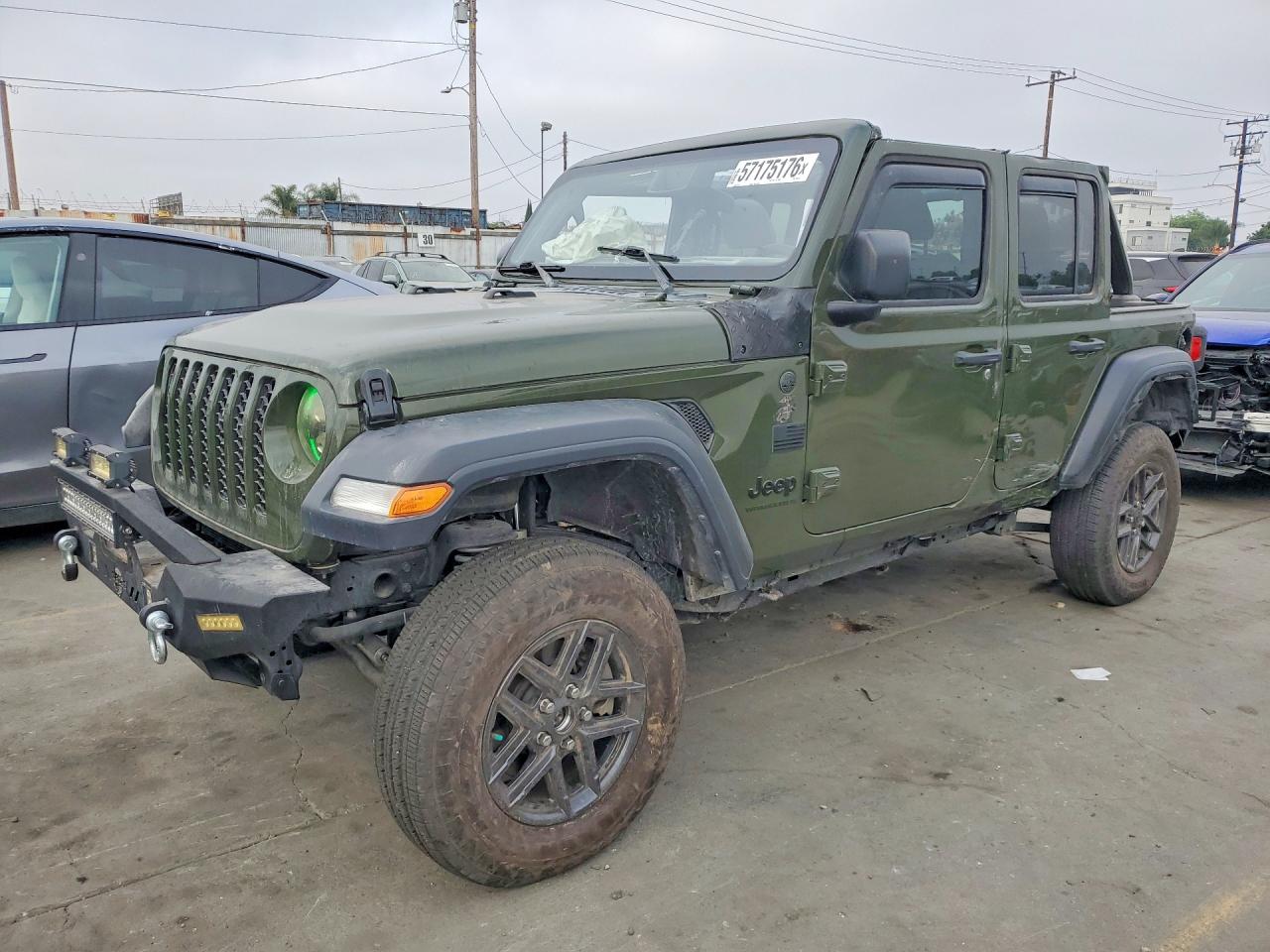 Salvage Jeep Wrangler Image