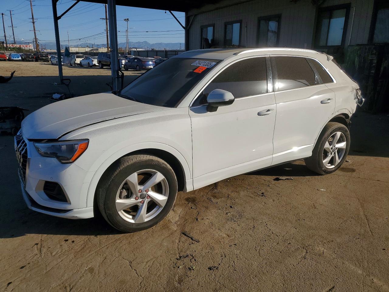 Salvage Audi Q3 Image