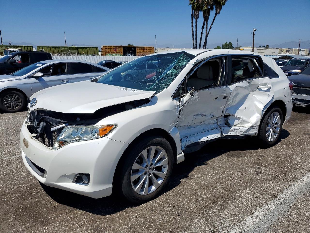 Salvage Toyota Venza Image