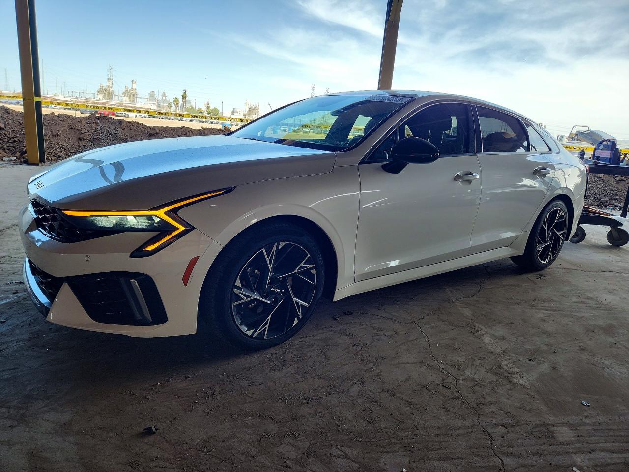 Salvage Kia K5 Image