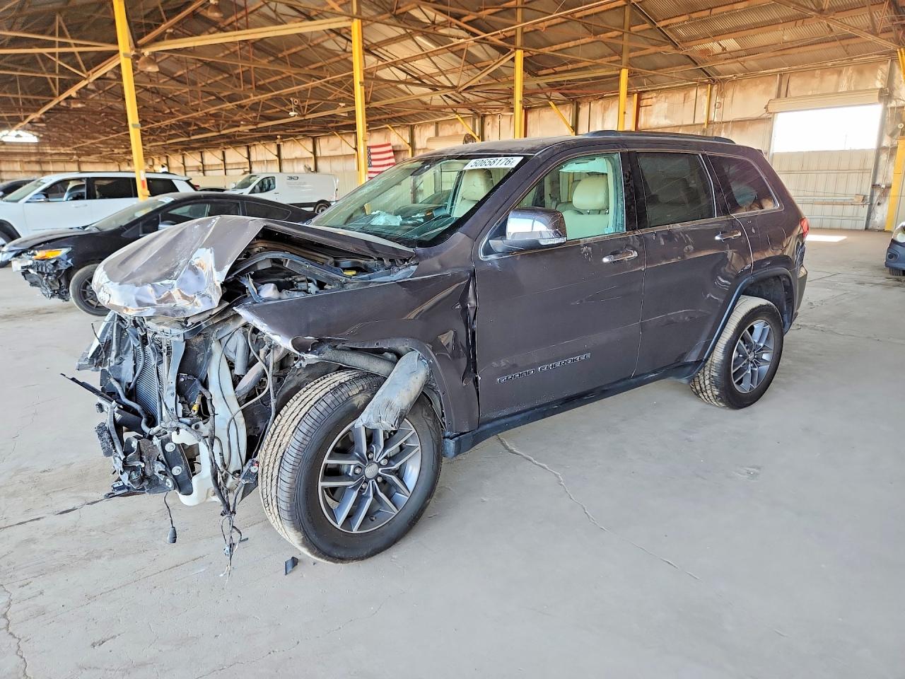 Salvage Jeep Cherokee Image