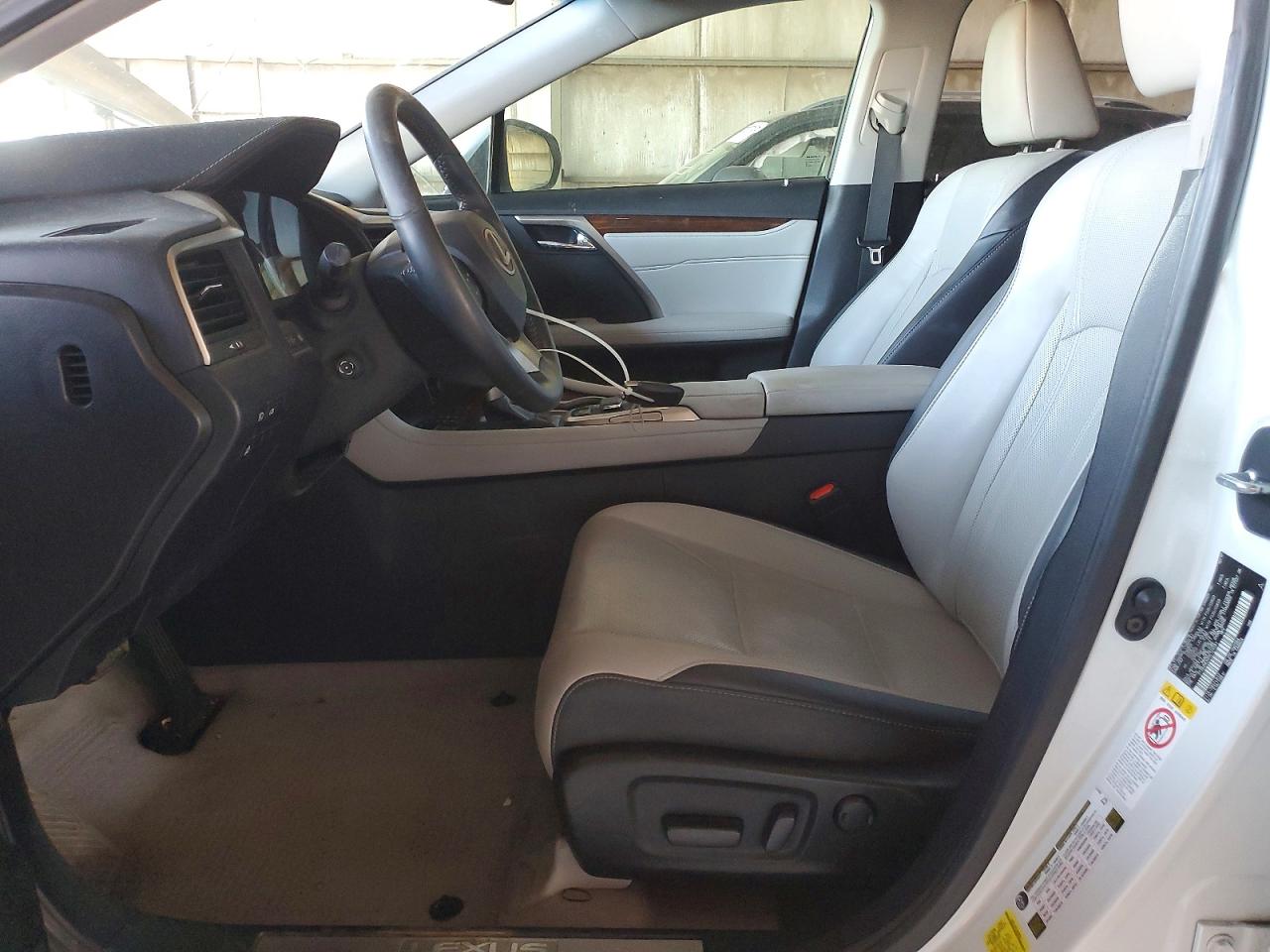 Lexus RX Base