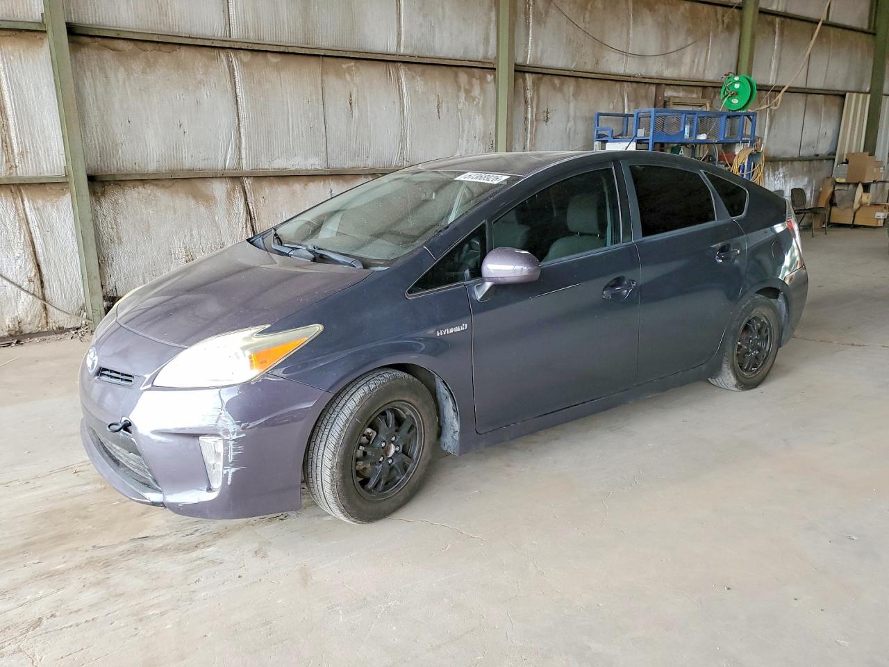Salvage Toyota Prius Image