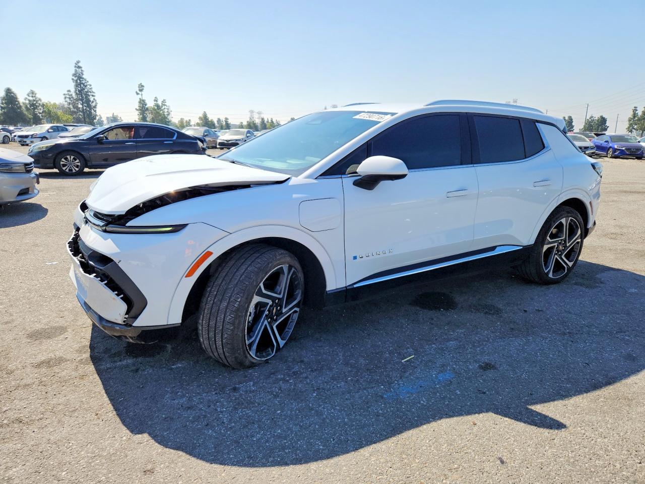 Salvage Chevrolet Equinox Image