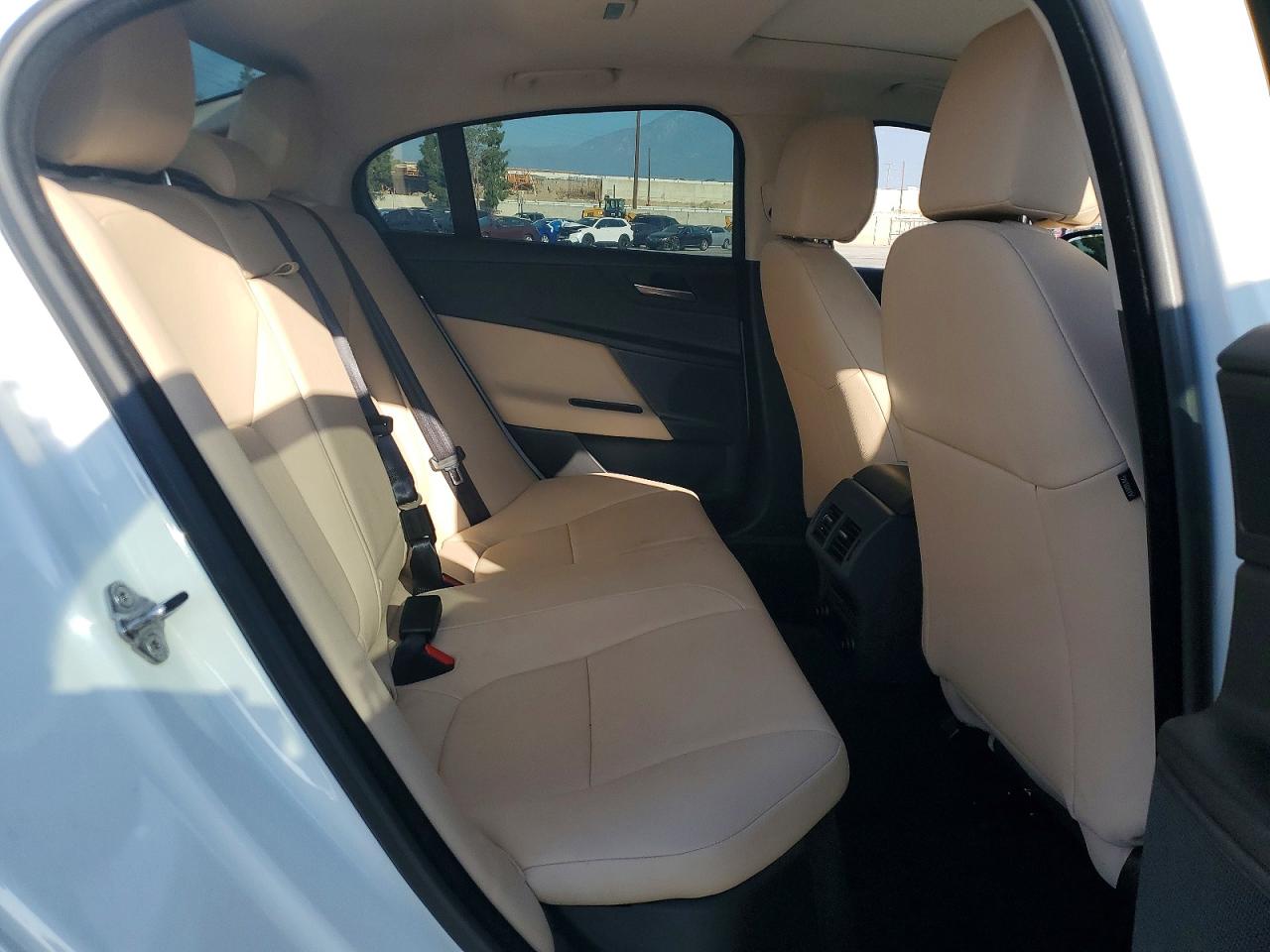 Jaguar XE Premium