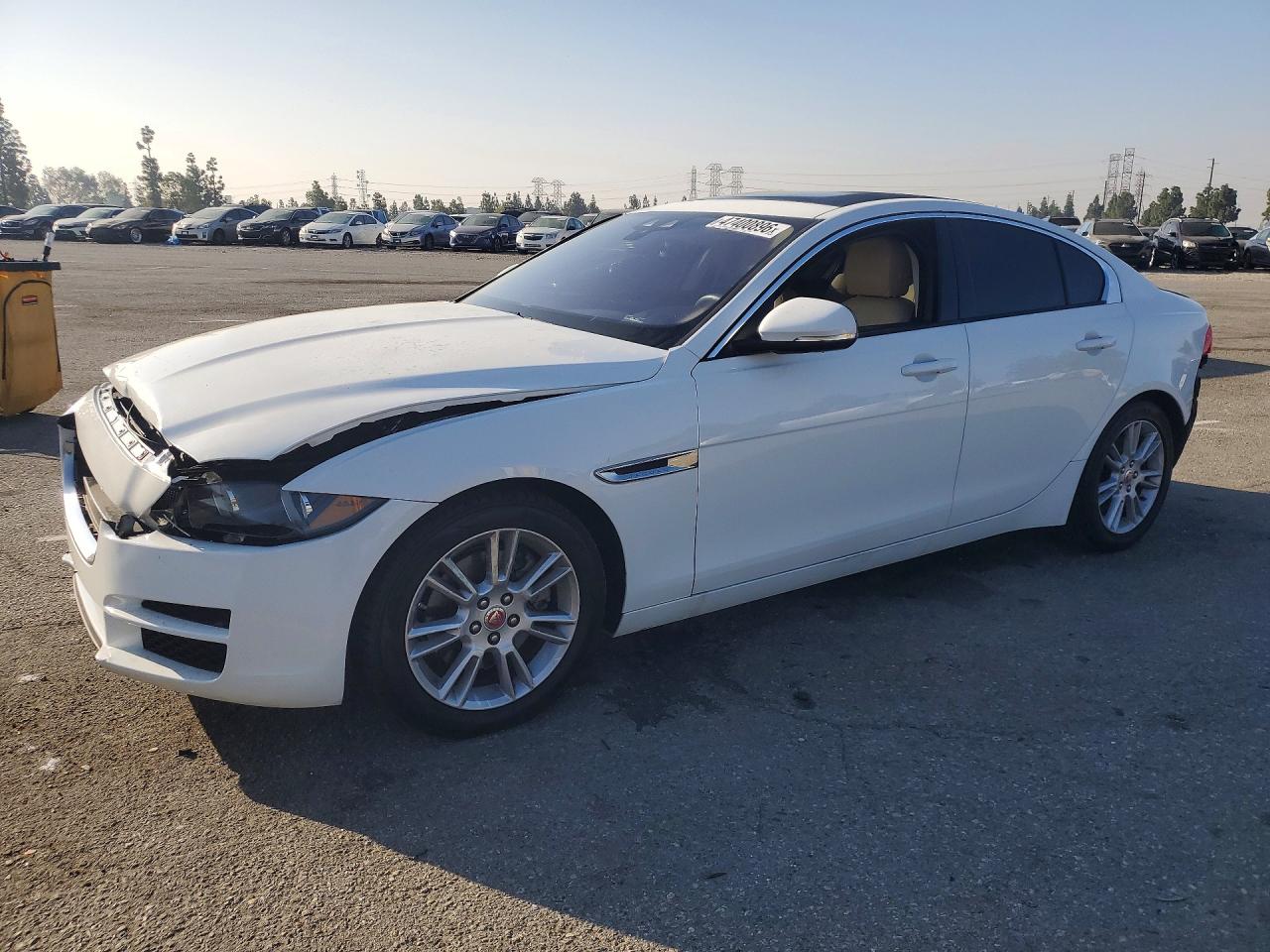 Salvage Jaguar XE Image