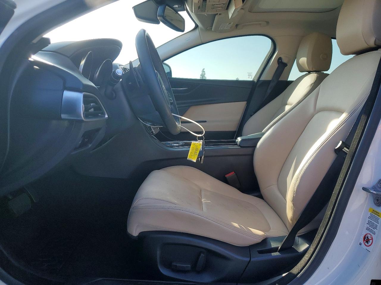 Jaguar XE Premium