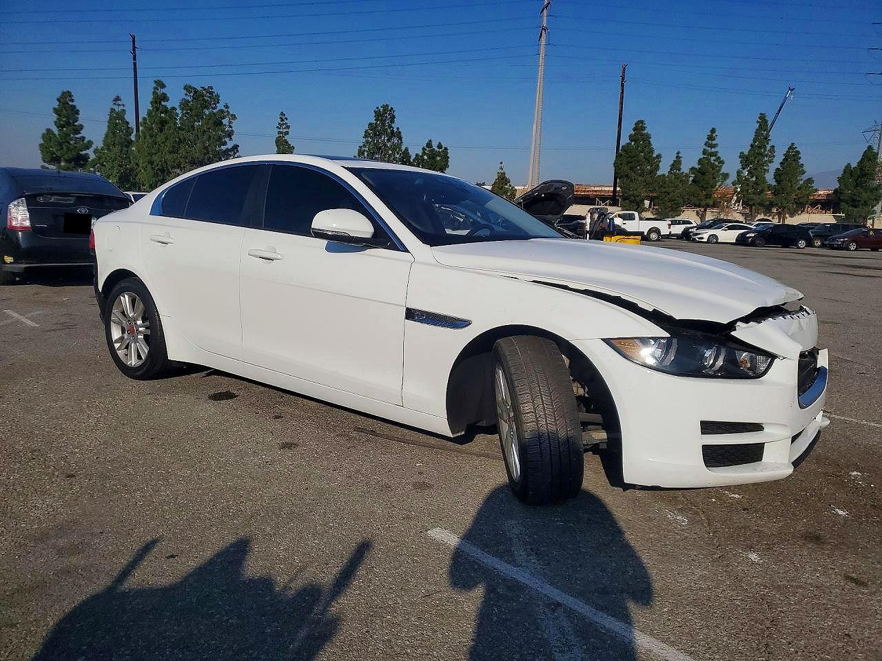 Jaguar XE Premium