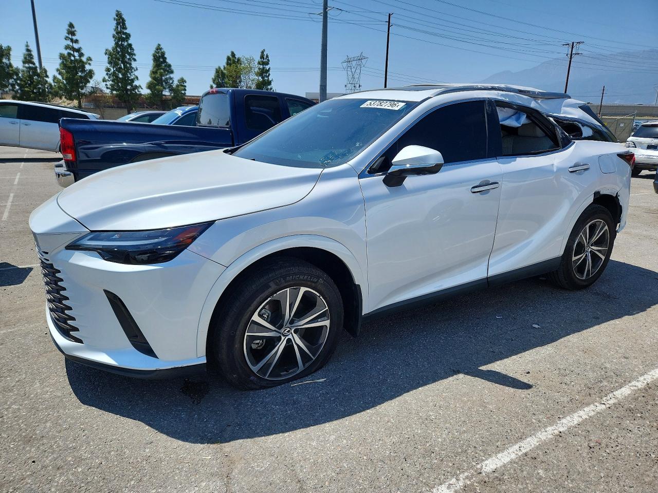 Salvage Lexus RX Image
