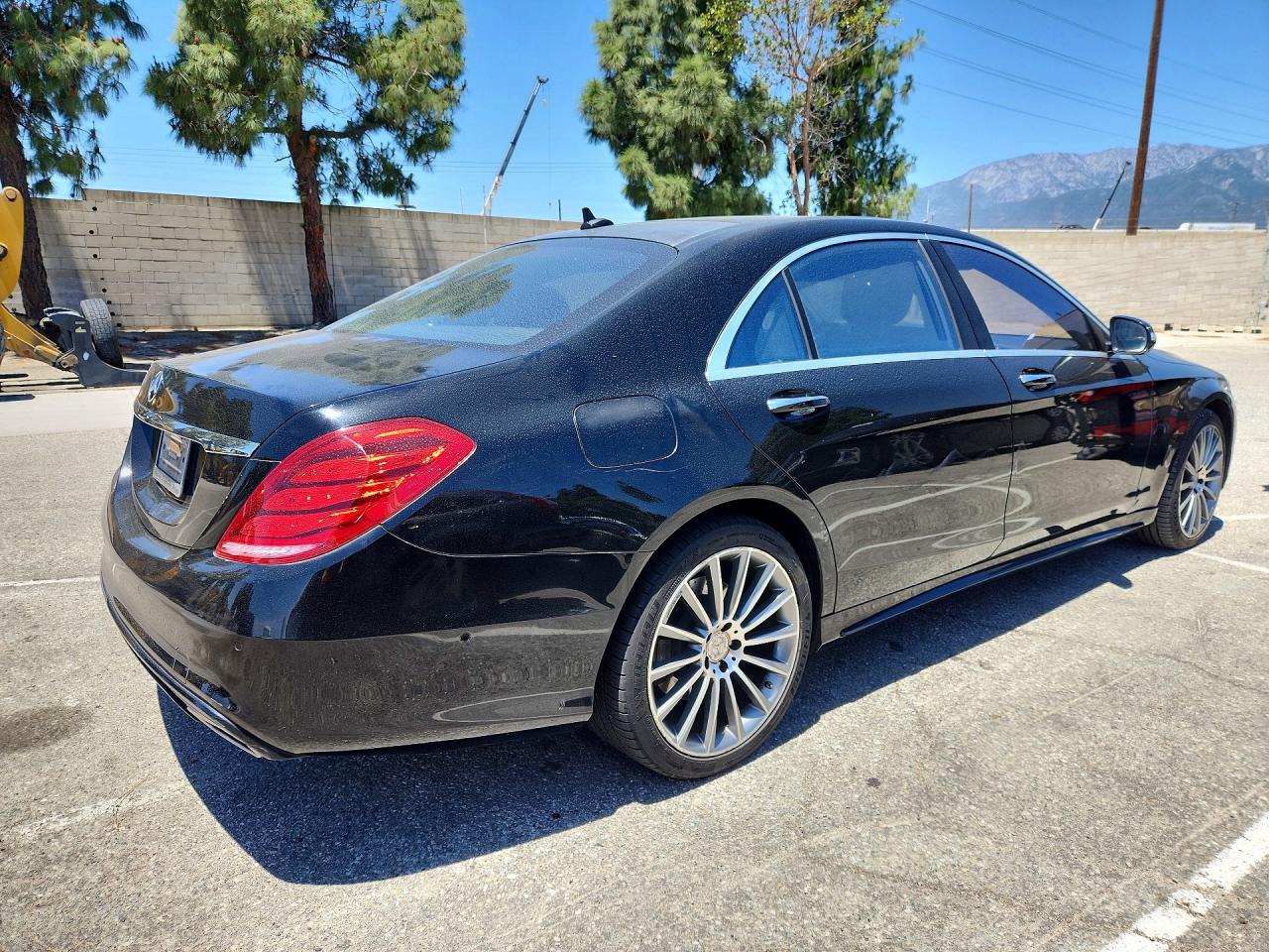 Mercedes-Benz S-Class 550