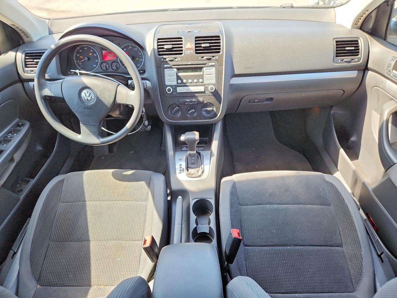 Volkswagen Jetta S