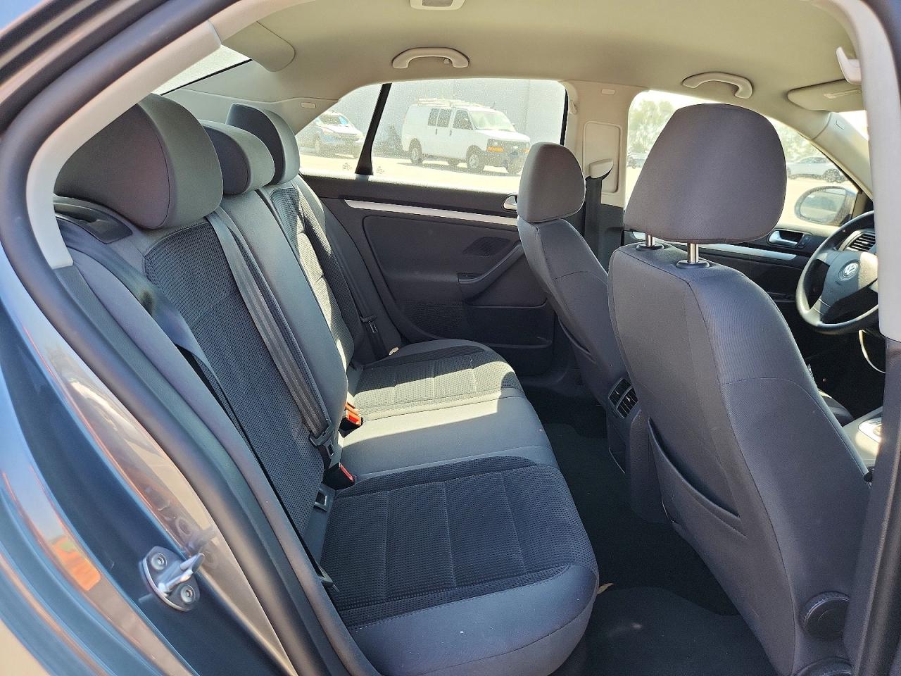 Volkswagen Jetta S
